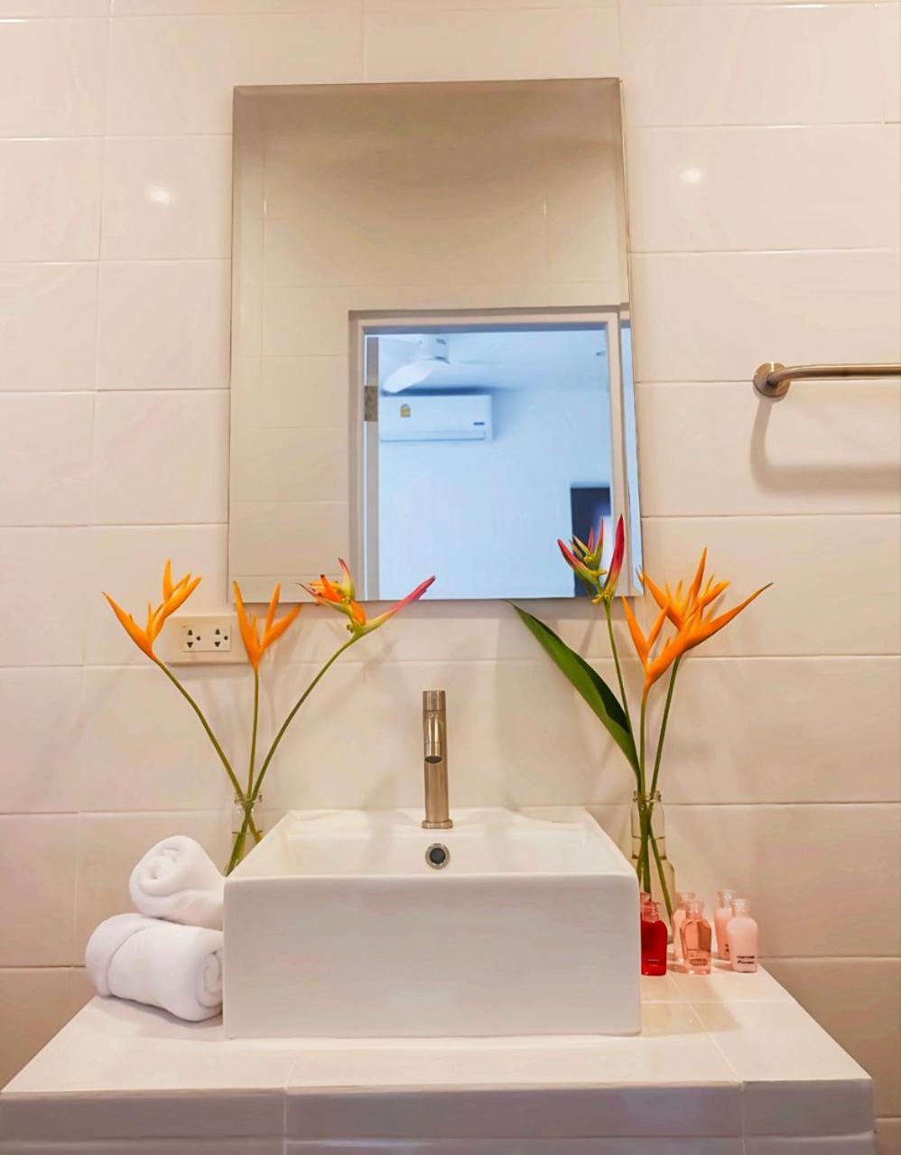 Kingsacre Hotel Nai Yang Ngoại thất bức ảnh
